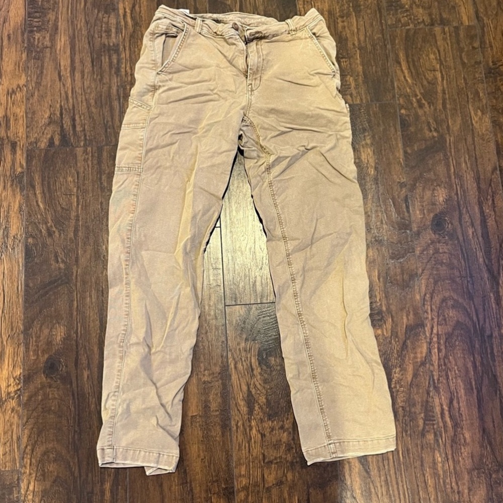 American Eagle Tan Stretch Cargo Pants • Size 6 • Utility Pocket Pants